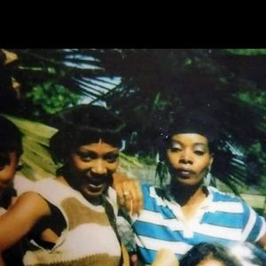 Meet your Posher, Adrienne